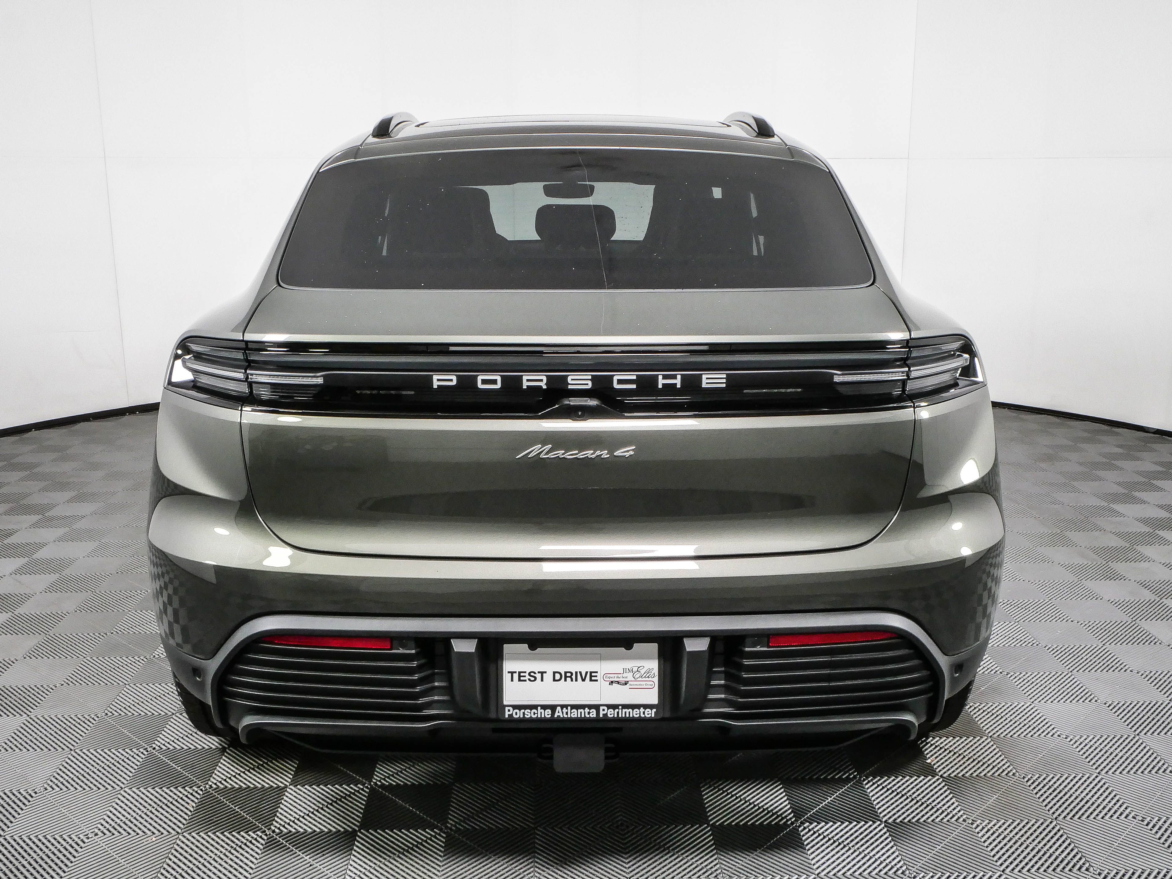 New 2026 Porsche Macan 4 Electric AWD/4WD image 32