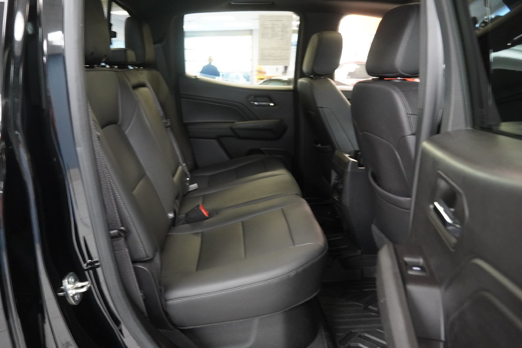 Used 2023 Chevrolet Colorado LT w/ LT Convenience Package III AWD/4WD image 33