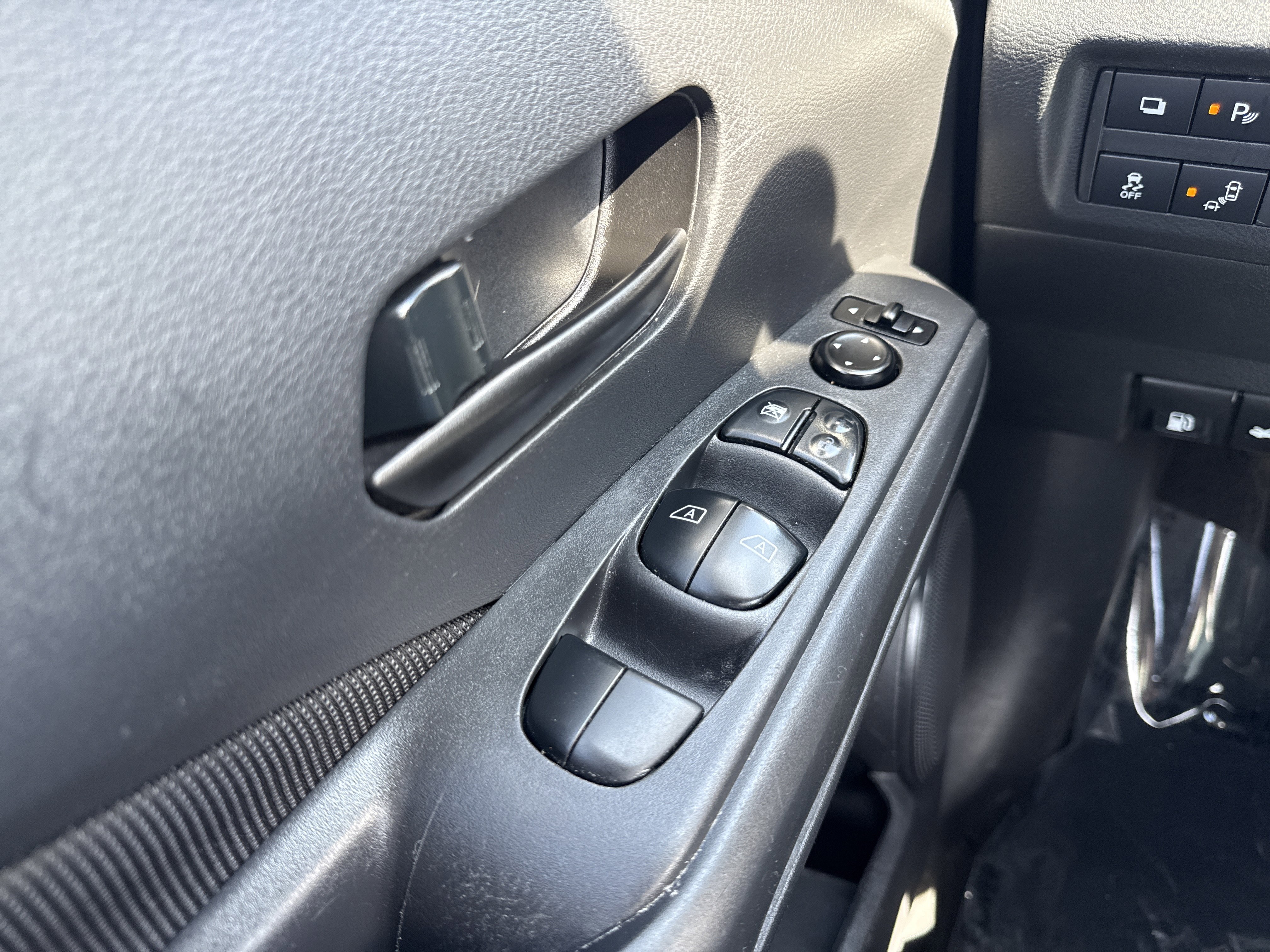 Used 2021 Nissan Kicks S image 26