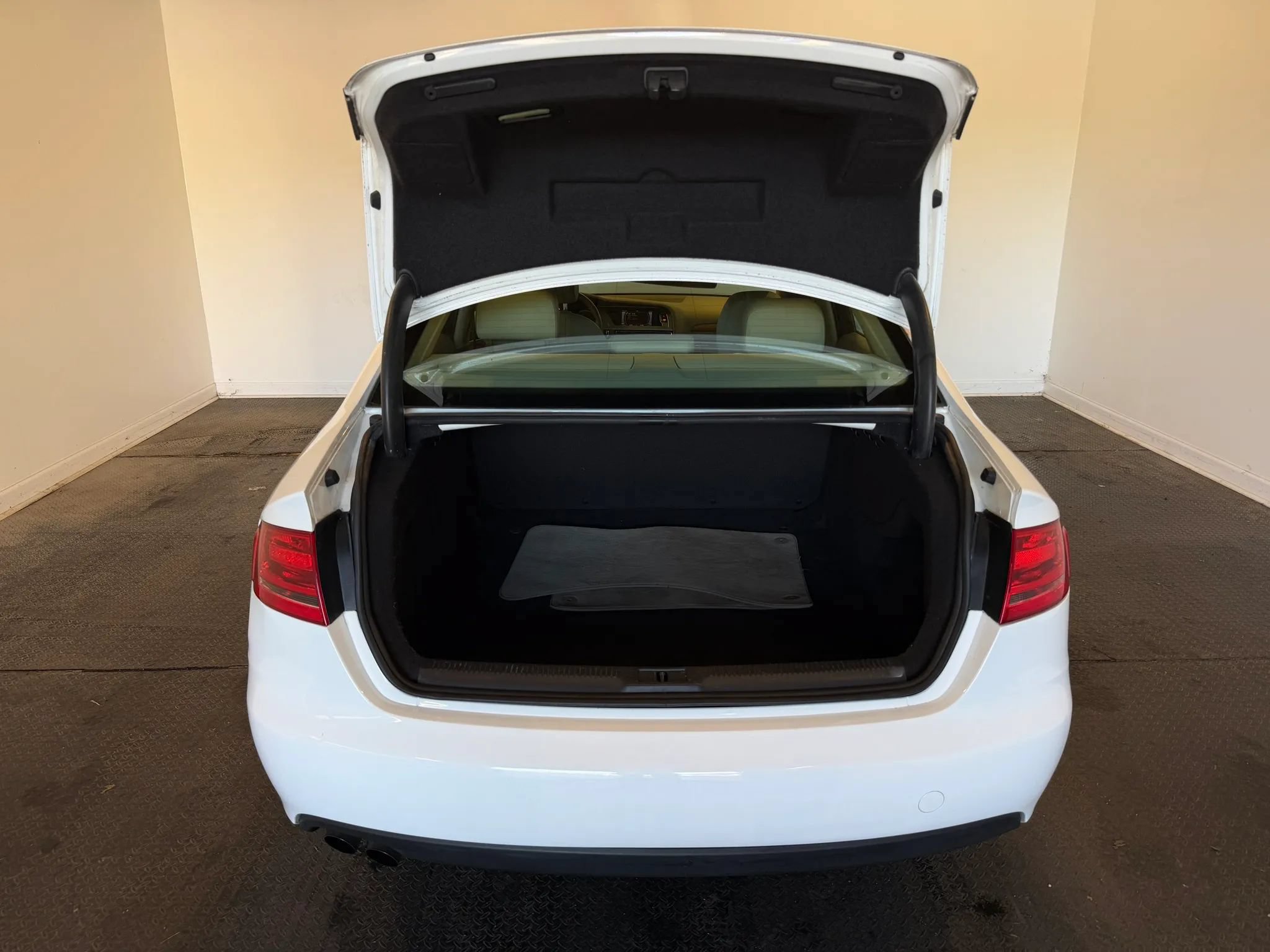 Used 2011 Audi A4 2.0T Premium FWD image 38