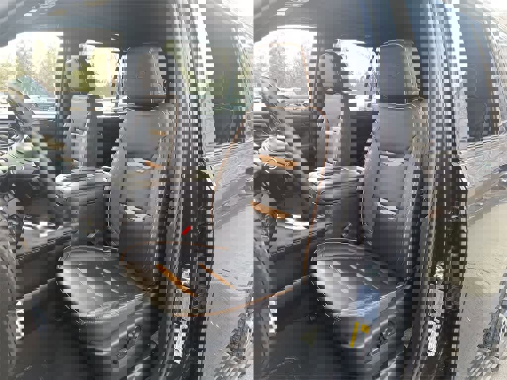 Used 2023 GMC Yukon AT4 image 11