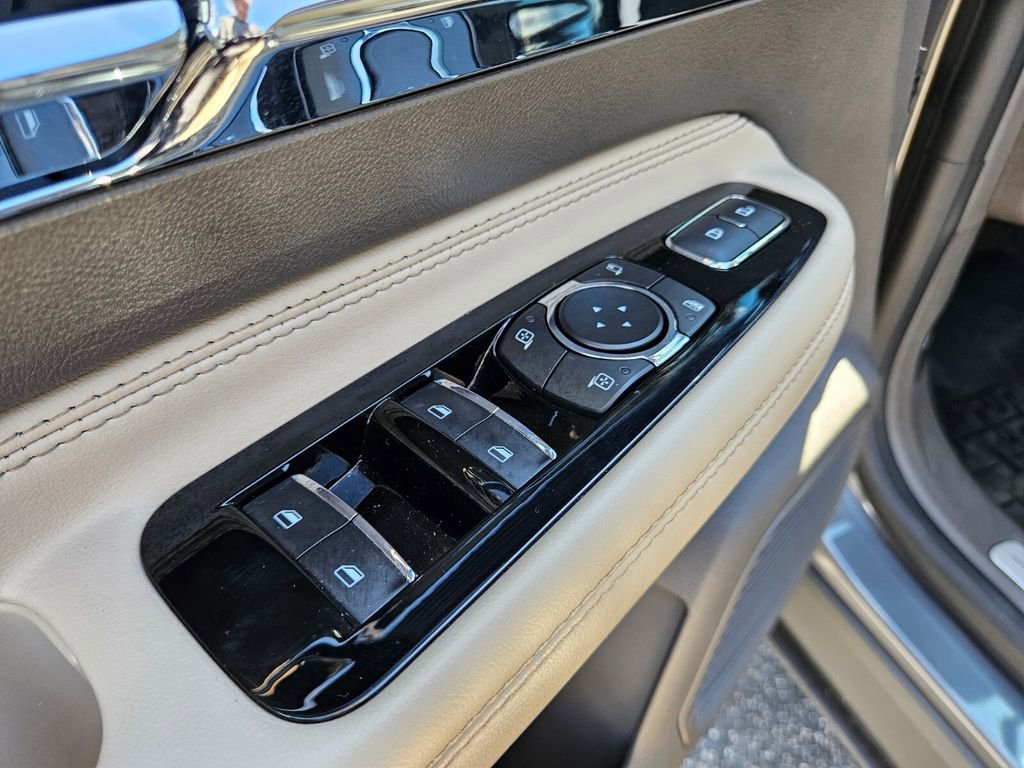 Used 2022 Lincoln Corsair AWD w/ Equipment Group 101A image 15