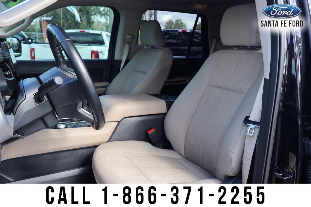 Used 2024 Ford Expedition XLT image 13