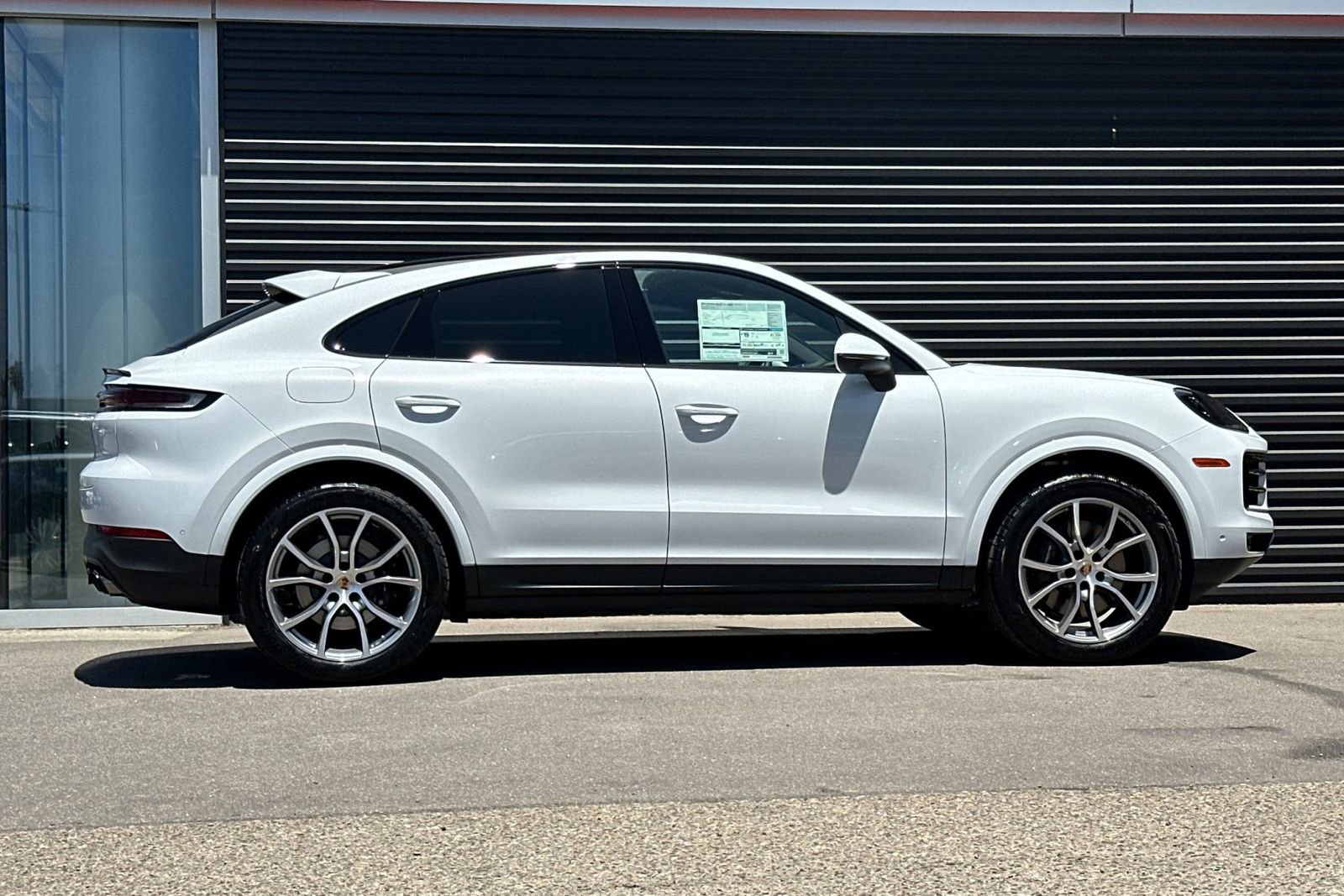 New 2025 Porsche Cayenne Coupe image 9