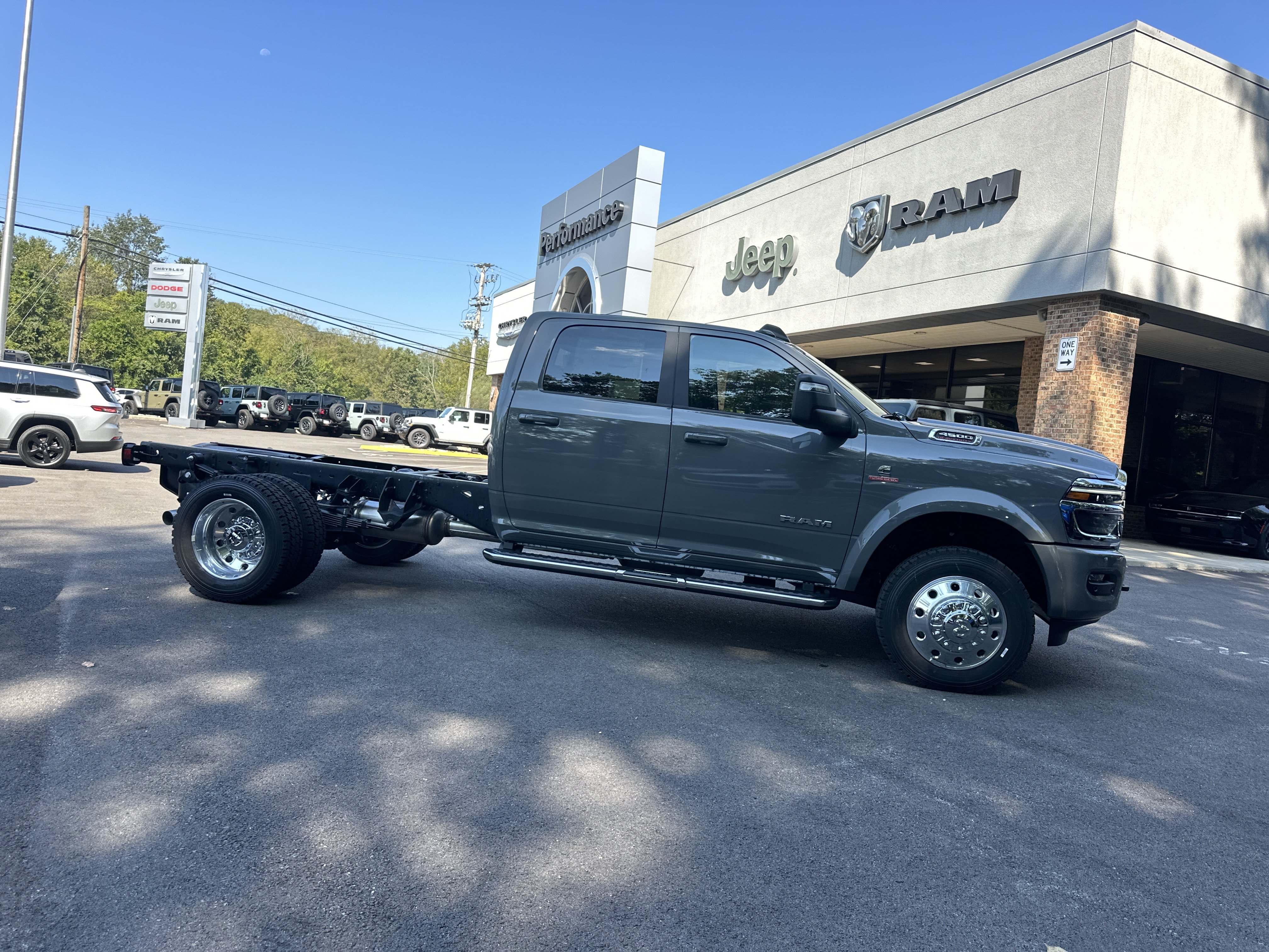 New 2027 RAM 4500 4x4 Crew Cab DRW w/ Laramie Trim Package image 21