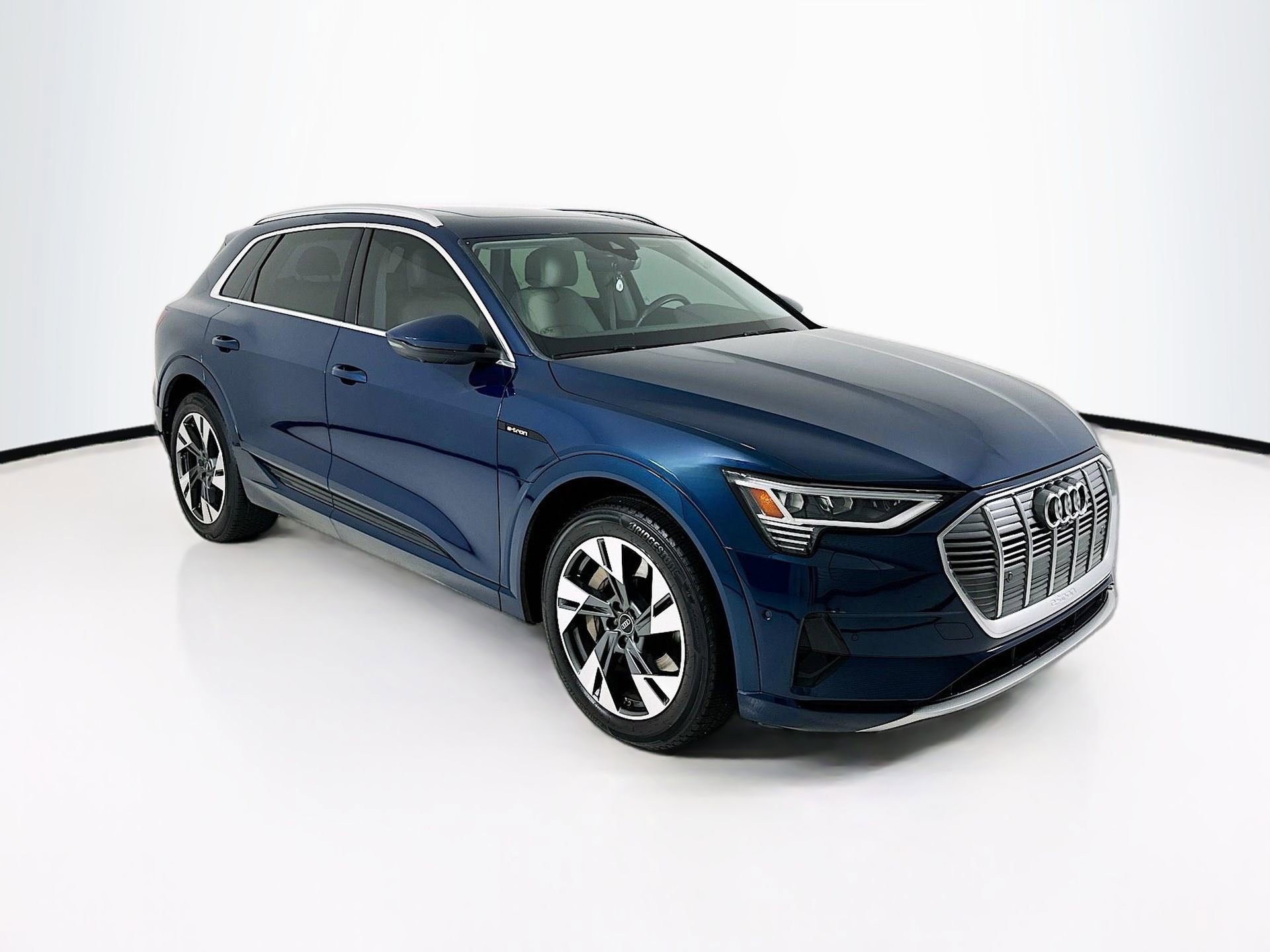 Used 2022 Audi e-tron Premium Plus AWD/4WD image 1