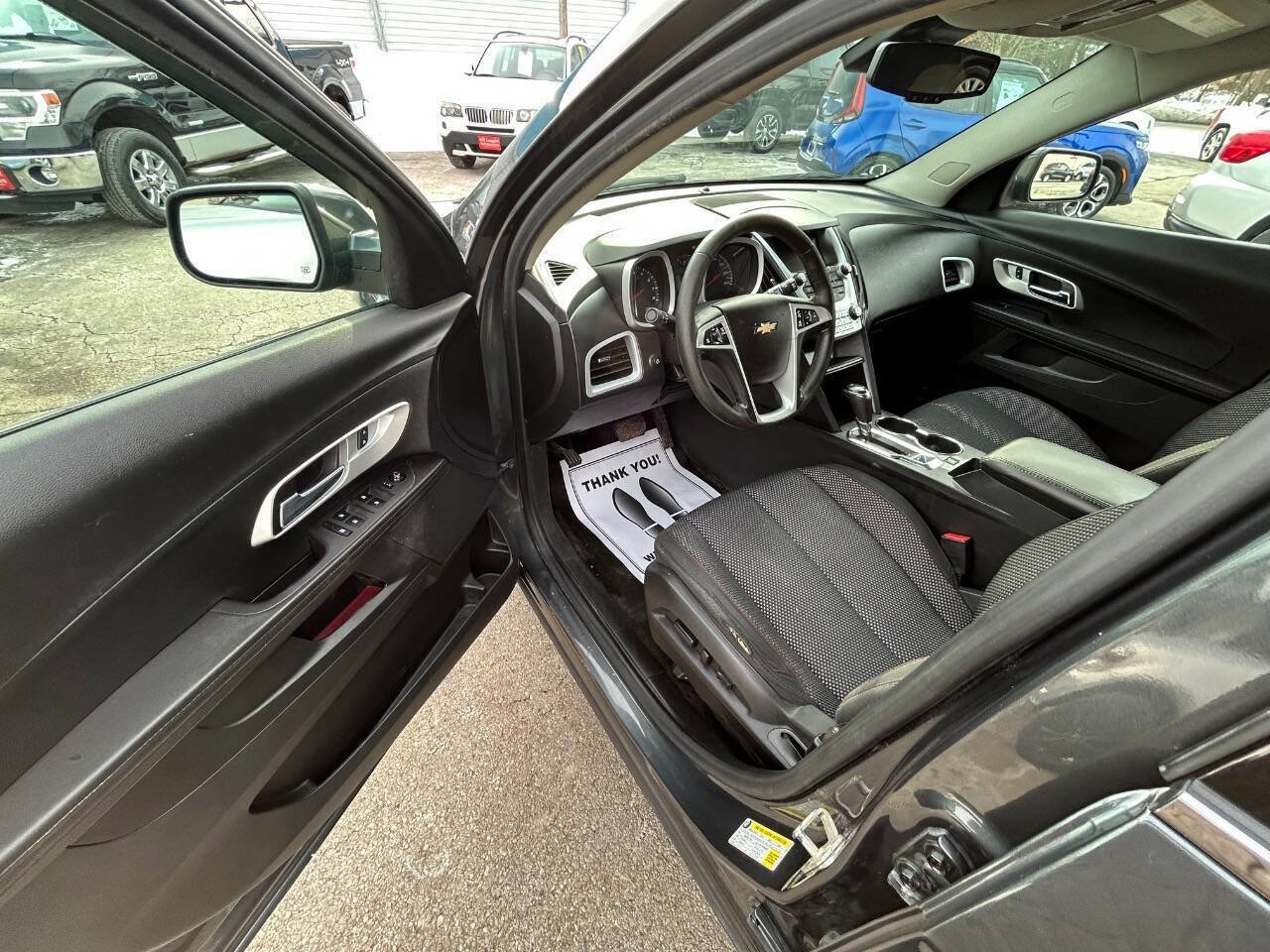 Used 2017 Chevrolet Equinox LT w/ Convenience Package image 6