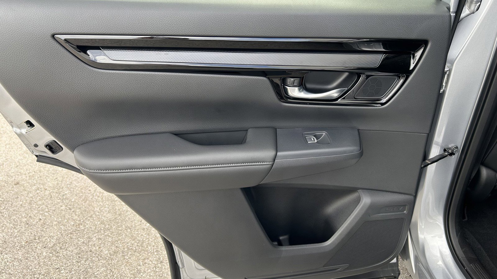 Used 2025 Honda CR-V EX-L image 12