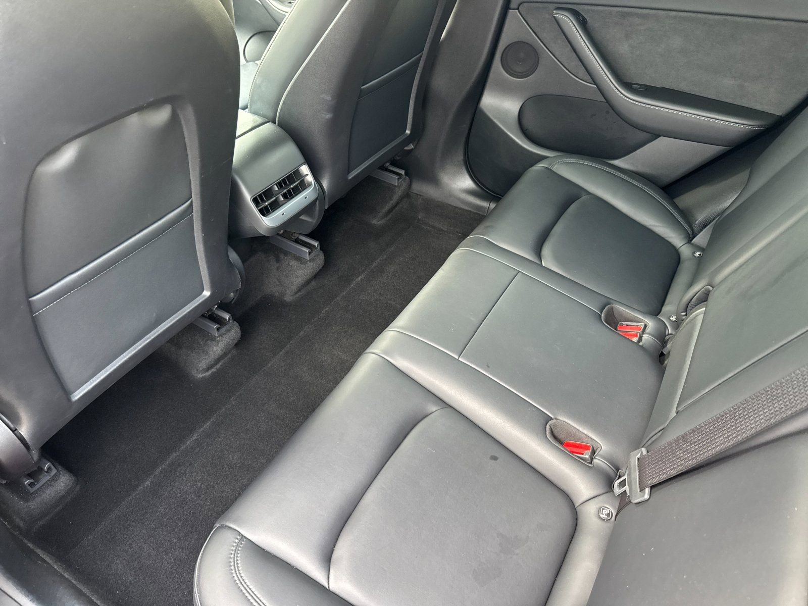 Used 2022 Tesla Model Y Performance image 12