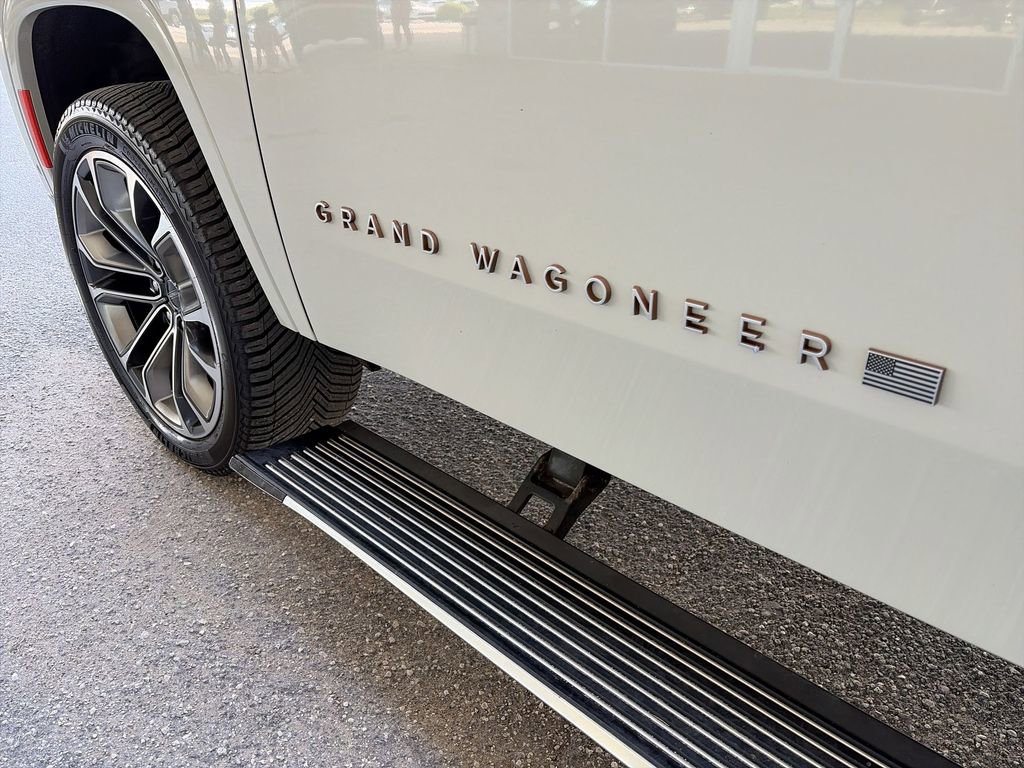 Used 2022 Jeep Grand Wagoneer Series III w/ Rear Seat Video Group 1 AWD/4WD image 43