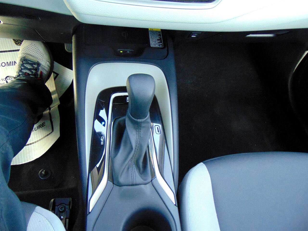 Used 2025 Toyota Corolla LE image 24