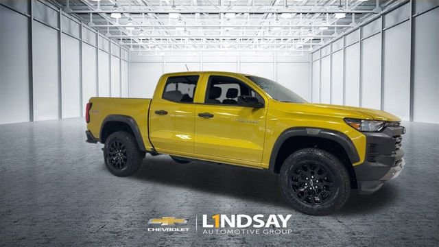 Used 2023 Chevrolet Colorado Trail Boss w/ Technology Package image 3