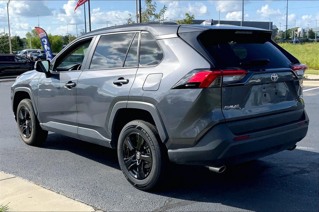 Used 2025 Toyota RAV4 XLE FWD image 2