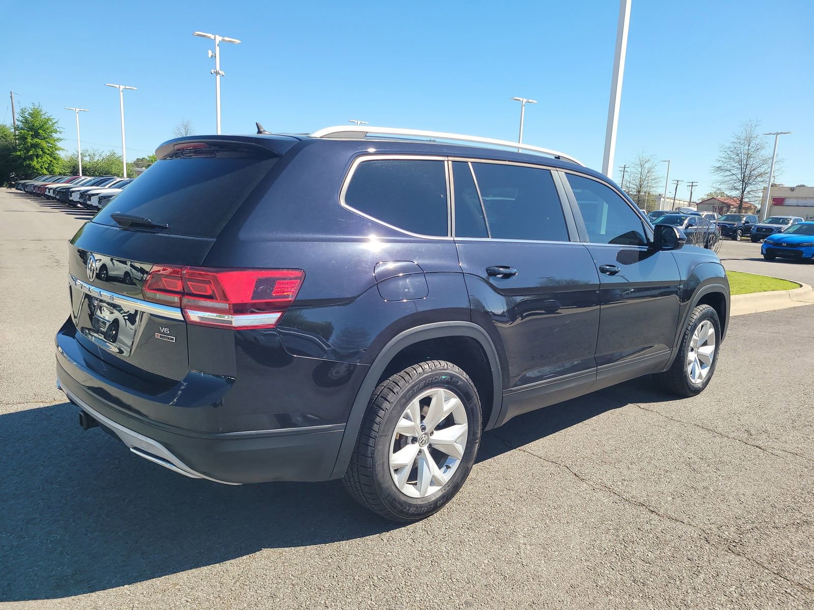 Used 2019 Volkswagen Atlas S w/ Towing Package AWD/4WD image 3