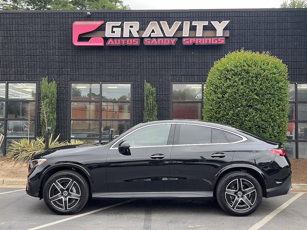 Used 2025 Mercedes-Benz GLC 300 4MATIC w/ AMG Line image 9