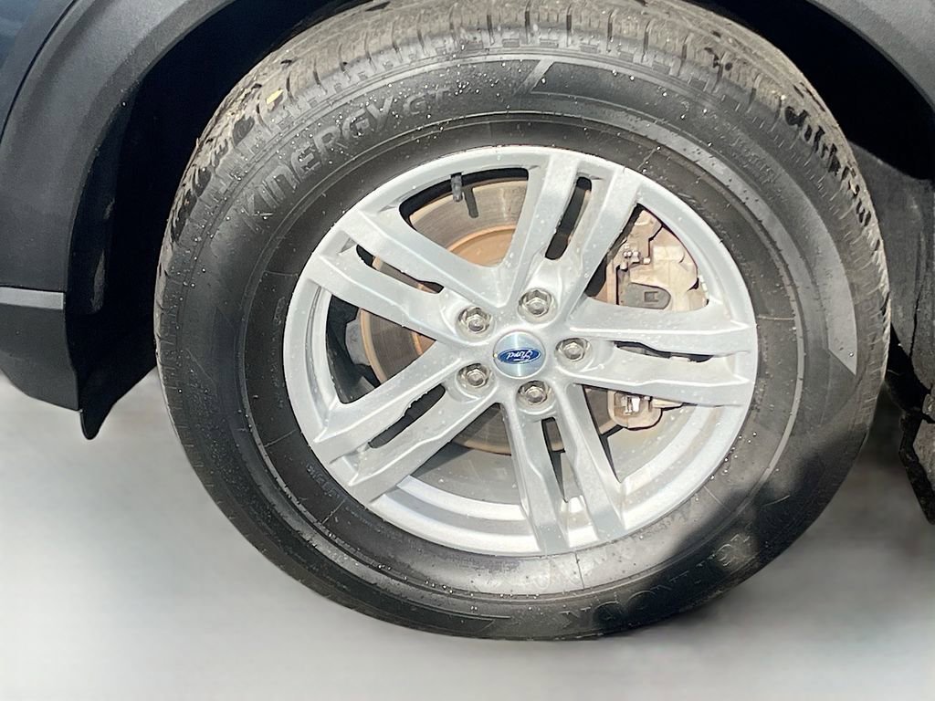 Used 2023 Ford Explorer XLT image 30