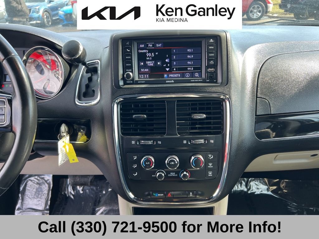 Used 2020 Dodge Grand Caravan SXT image 35