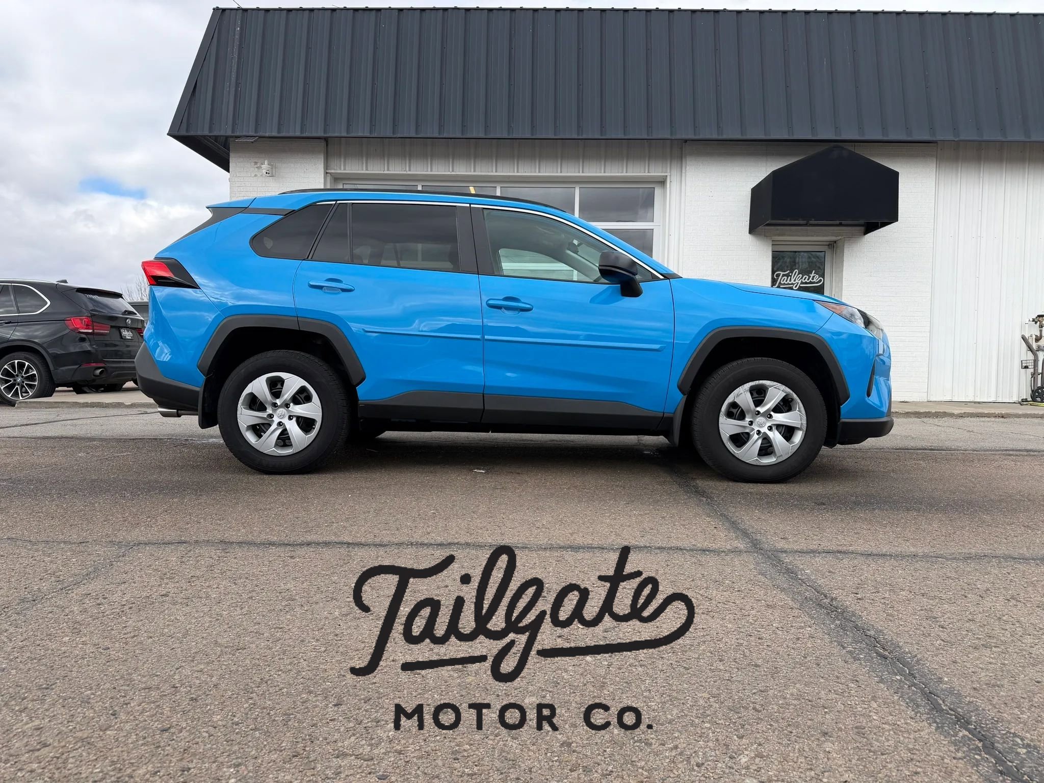 Used 2020 Toyota RAV4 LE w/ Carpet Mat Package image 1