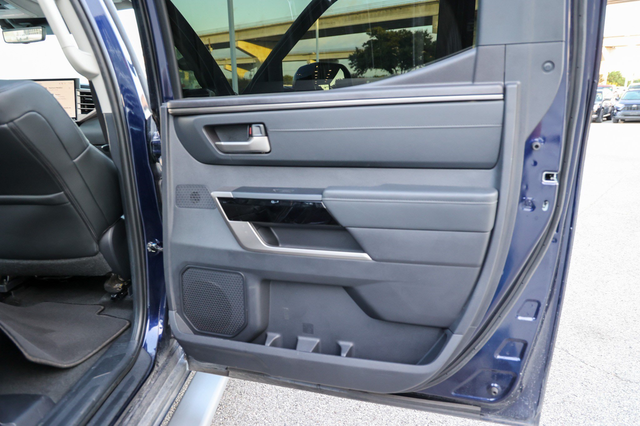Used 2023 Toyota Tundra Limited AWD/4WD image 41