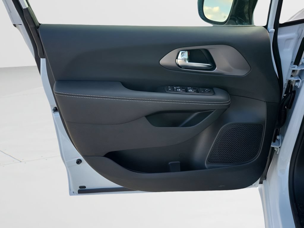 New 2026 Chrysler Voyager LX FWD image 41