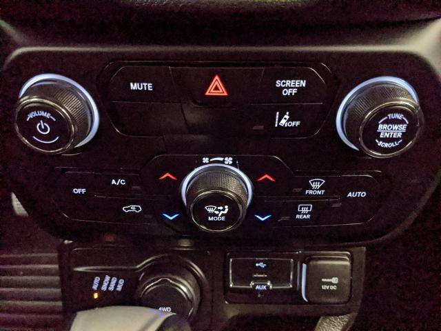 Used 2023 Jeep Renegade Latitude AWD/4WD image 9
