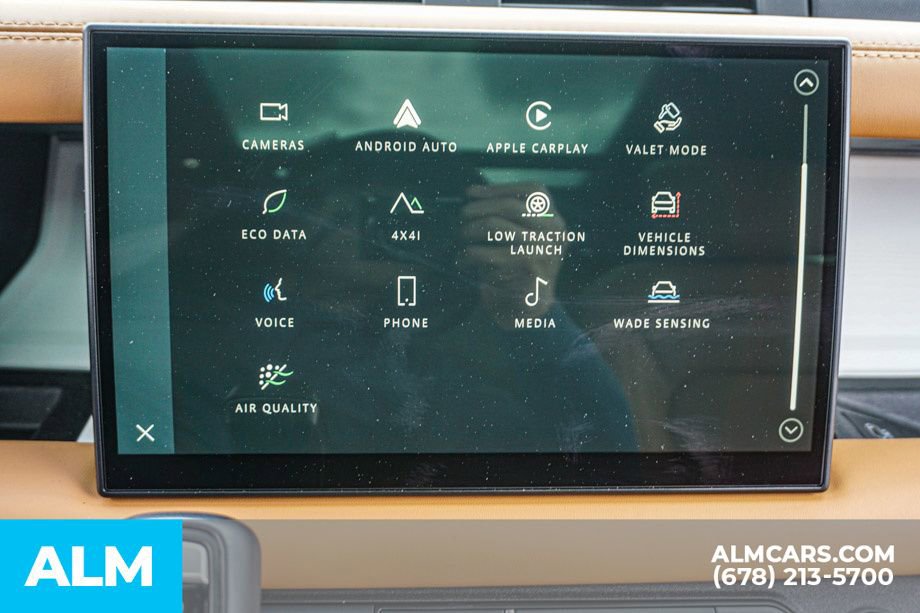 Used 2023 Land Rover Defender 130 SE image 37