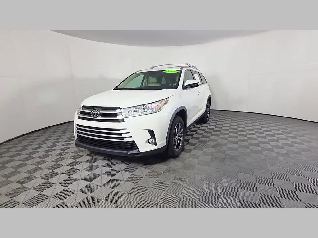 Used 2019 Toyota Highlander XLE FWD image 49