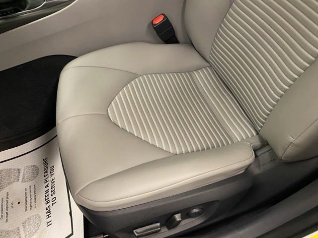 Used 2023 Toyota Camry SE FWD image 17