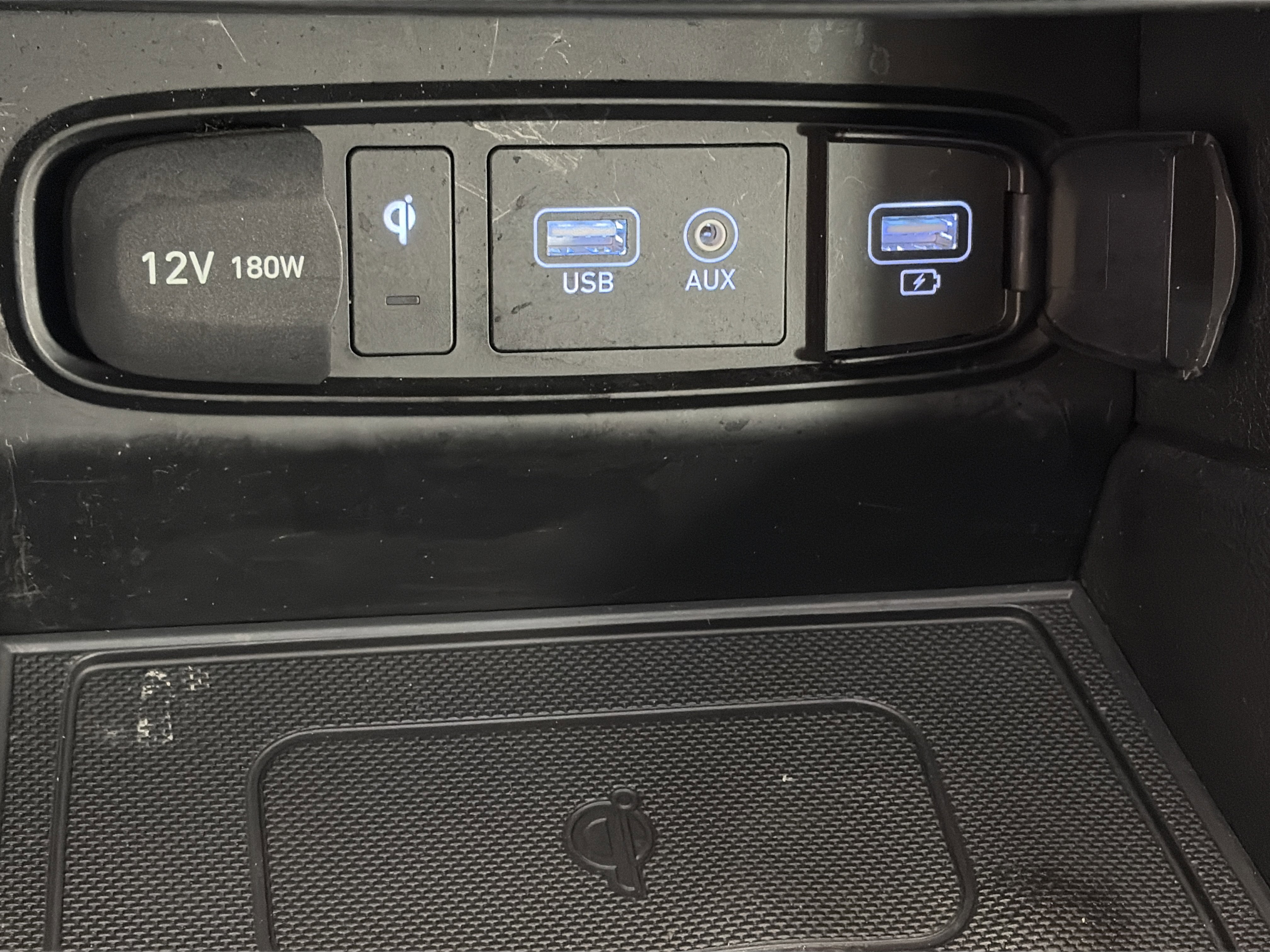 Used 2020 Hyundai Santa Fe SEL image 25