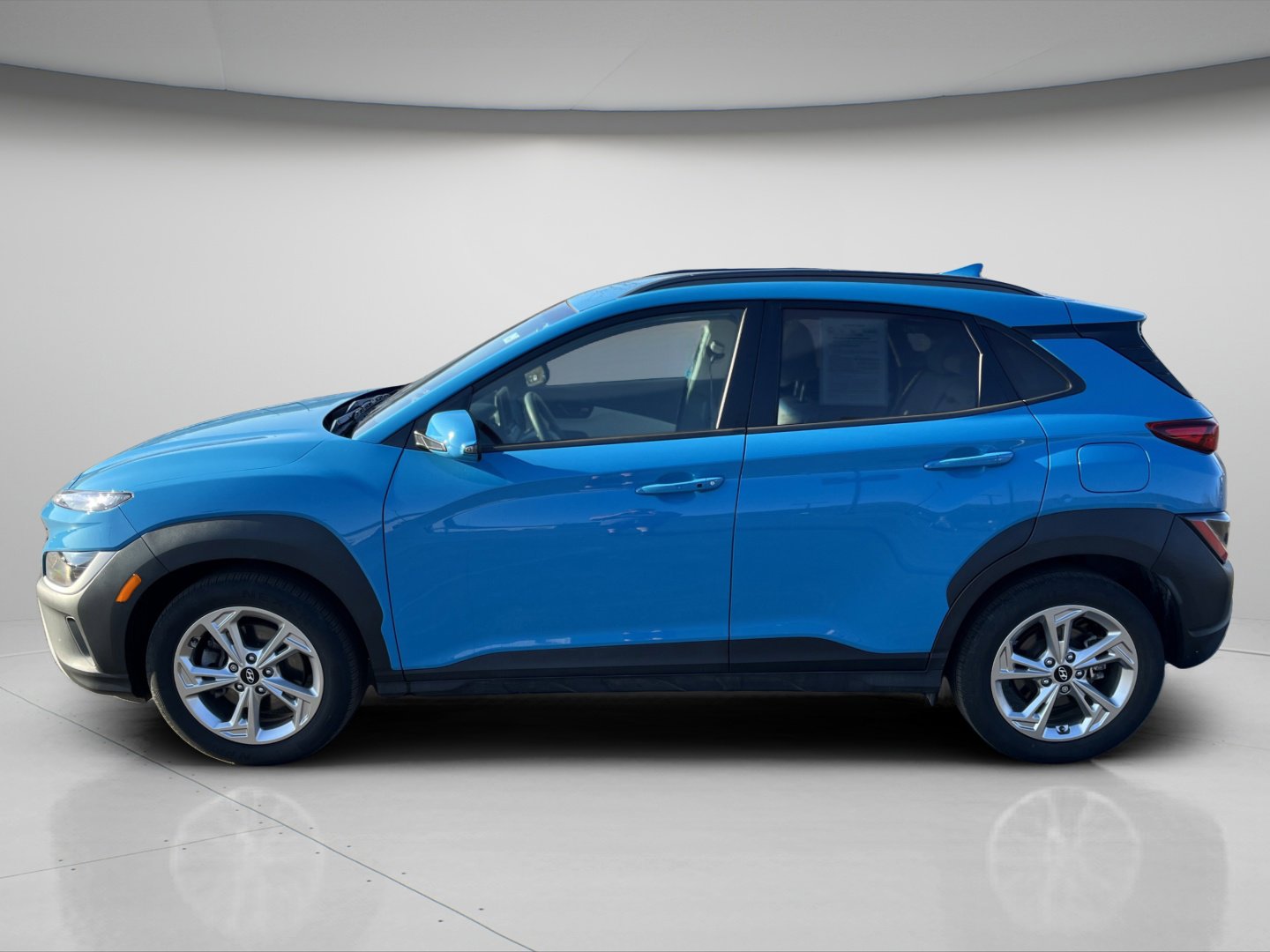 Used 2023 Hyundai Kona SEL w/ Cargo Package image 4