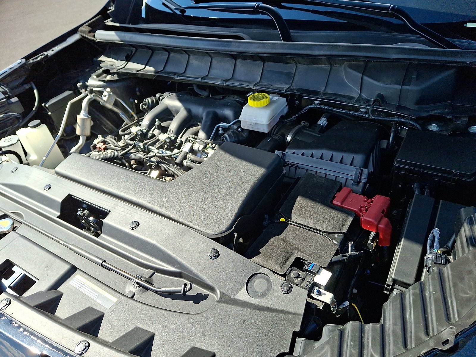 Used 2025 Nissan Pathfinder SV AWD/4WD image 29
