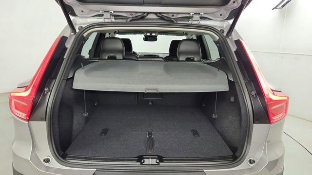 Certified 2026 Volvo XC40 B5 Plus w/ Climate Package AWD/4WD image 38