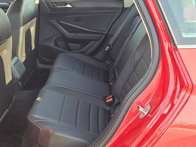 Used 2023 Volkswagen Jetta SE w/ Panoramic Sunroof Package FWD image 18