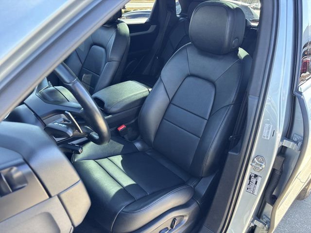 Used 2024 Porsche Cayenne AWD/4WD image 20