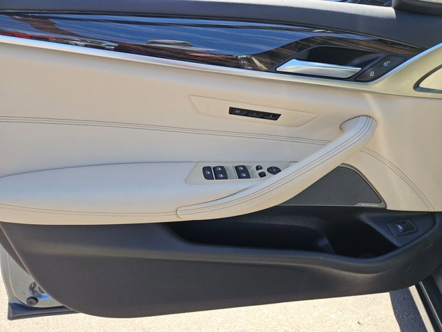 Used 2021 BMW 540i w/ Premium Package image 9