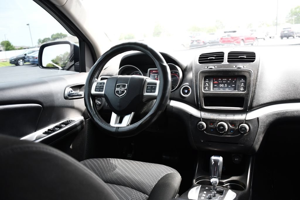 Used 2019 Dodge Journey SE w/ Connectivity Group FWD image 18