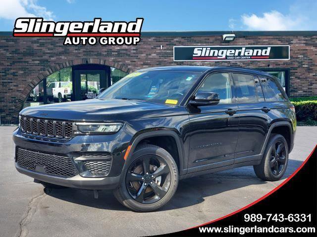 Used 2022 Jeep Grand Cherokee Altitude image 1