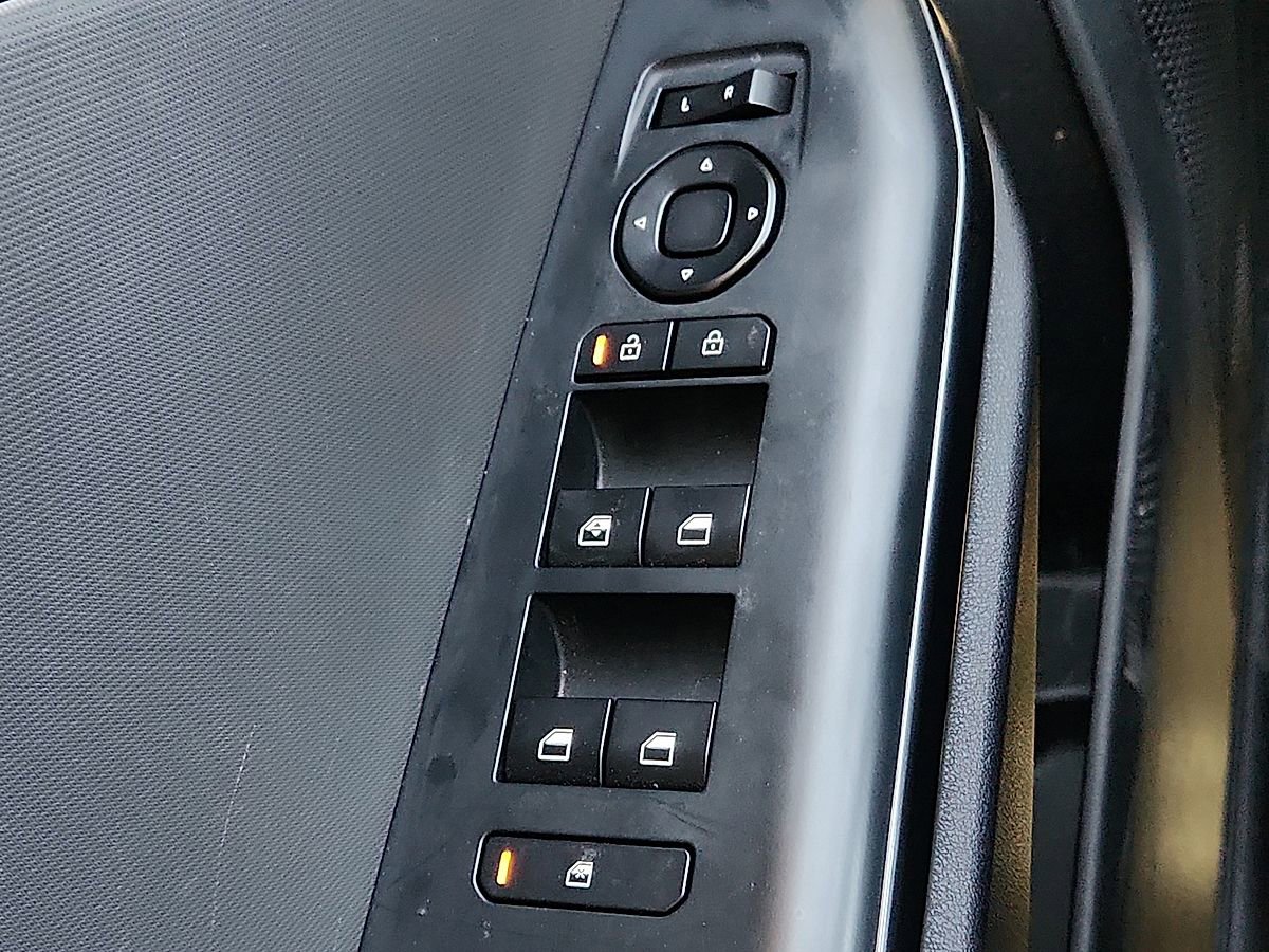 Used 2025 Kia K4 LXS image 12