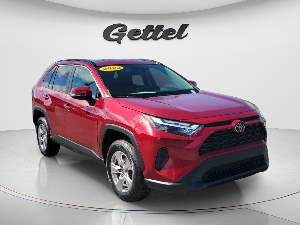Used 2022 Toyota RAV4 XLE FWD image 3