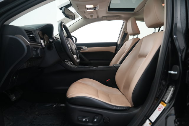 Used 2017 Lexus CT 200h w/ Seat Comfort Package FWD image 15