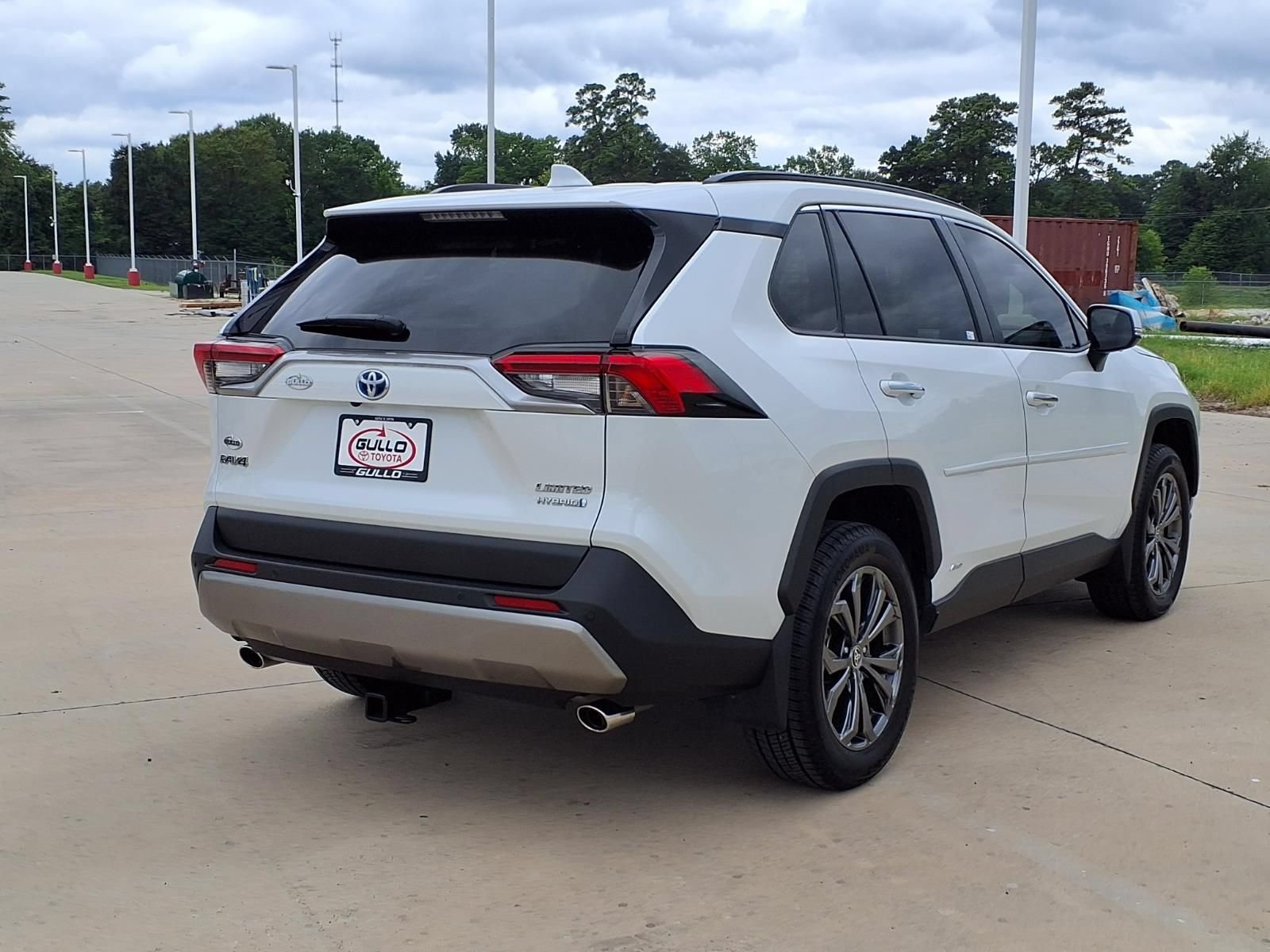 Used 2024 Toyota RAV4 Limited w/ Advanced Technology Package AWD/4WD image 6