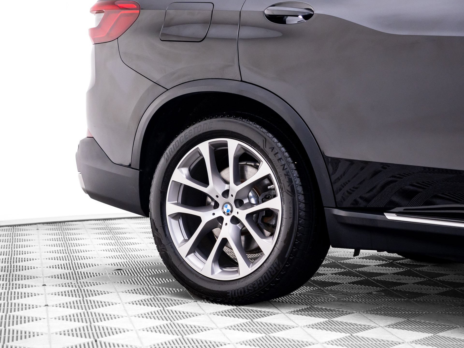 Used 2019 BMW X5 xDrive40i w/ Executive Package AWD/4WD image 37