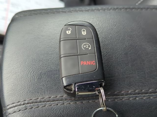 Used 2025 Jeep Compass Limited image 17