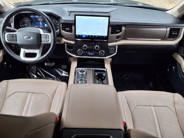 Used 2022 Ford Expedition Limited AWD/4WD image 15