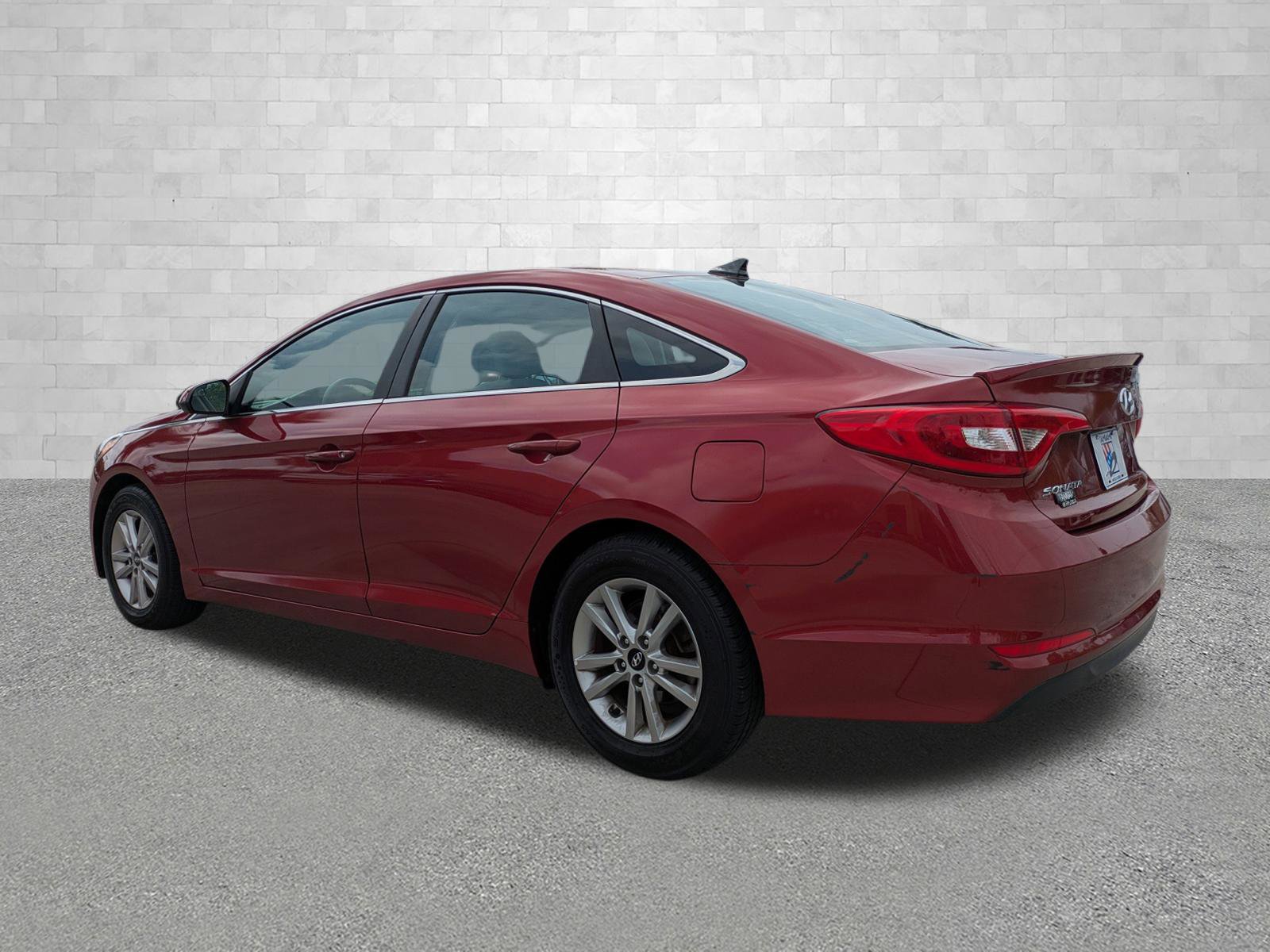Used 2016 Hyundai Sonata SE w/ Cargo Package image 4