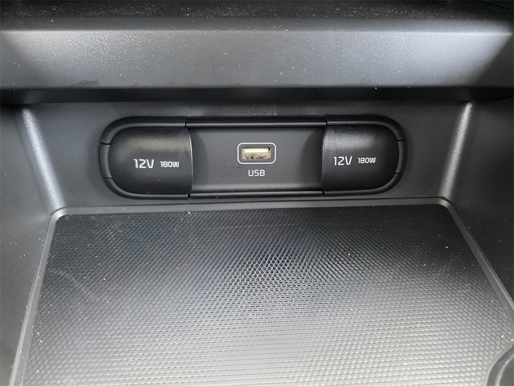 Used 2025 Kia Soul LX w/ LX Technology Package image 32