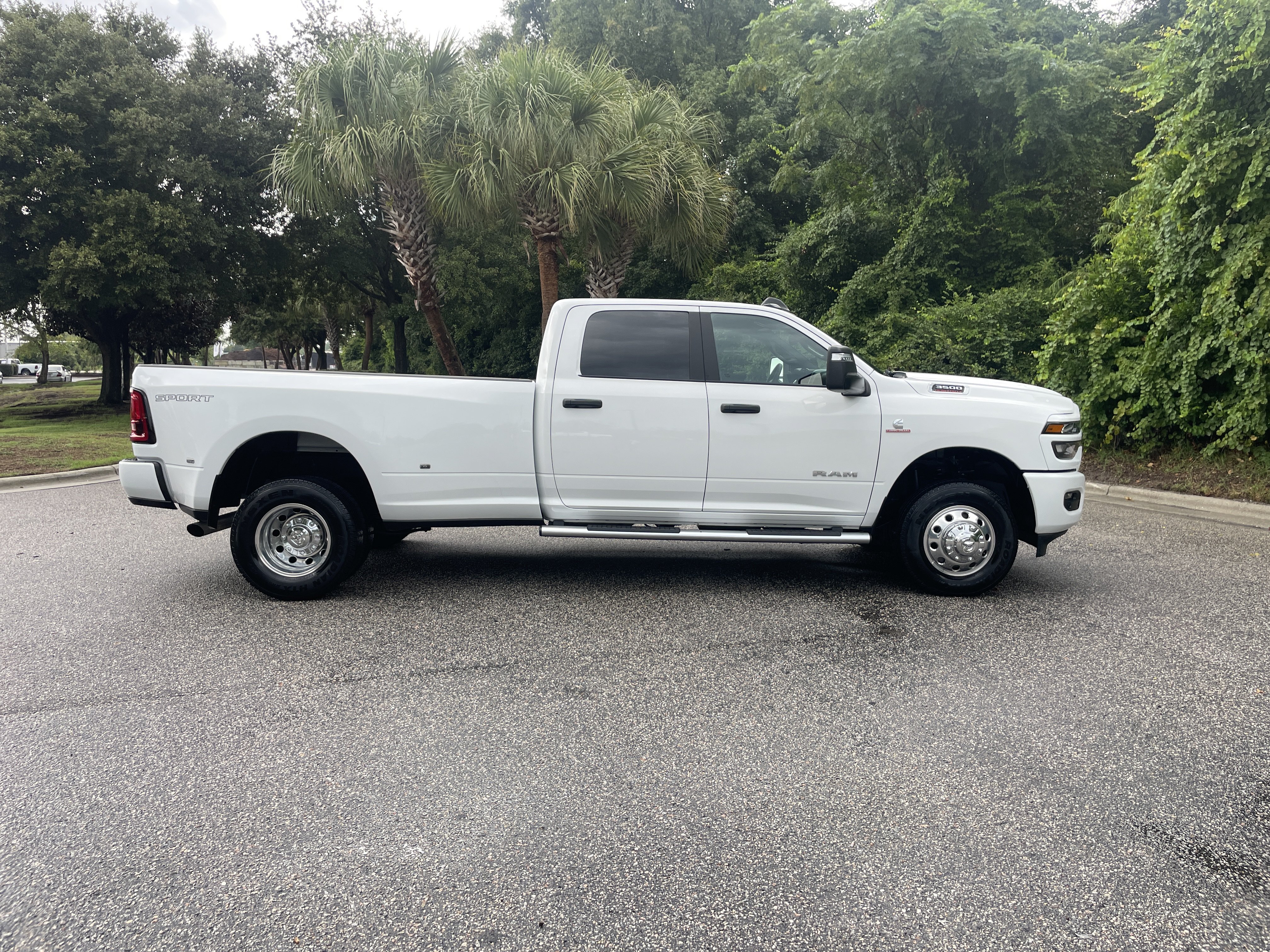 Used 2026 RAM 3500 Big Horn AWD/4WD image 10