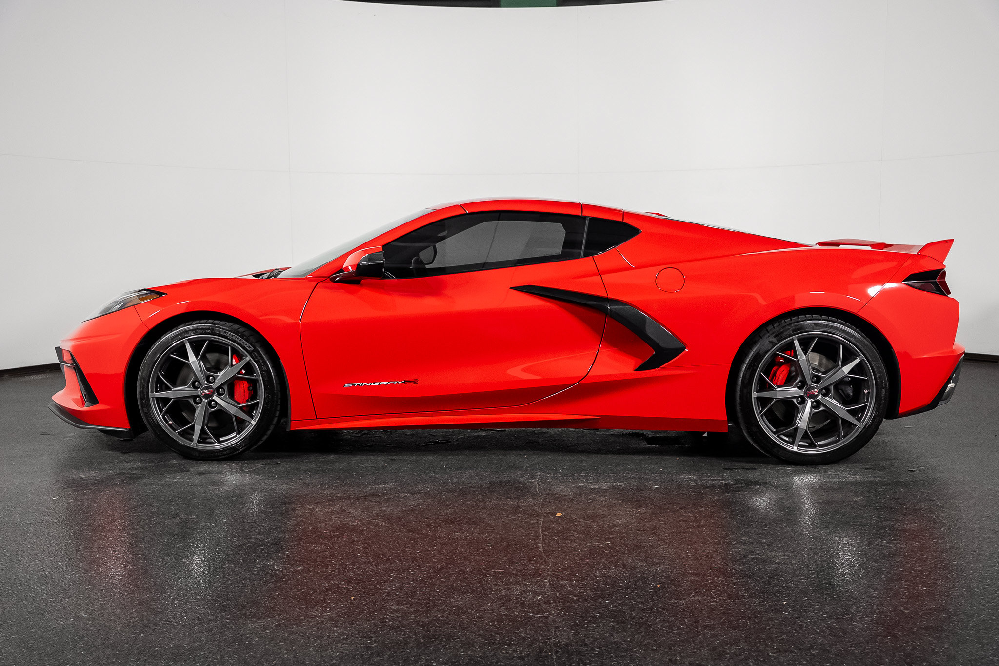 Used 2022 Chevrolet Corvette Stingray Premium Cpe w/ Z51 Performance Package RWD image 17