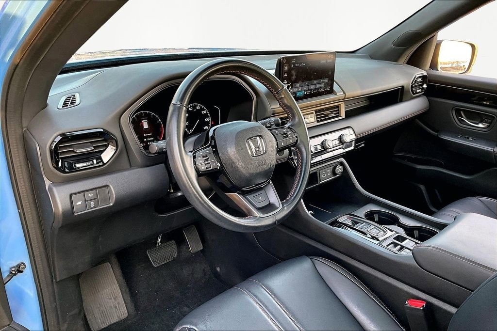 Used 2023 Honda Pilot TrailSport image 14