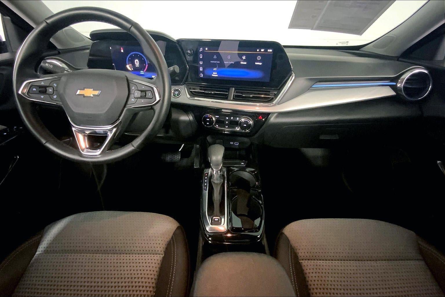 Used 2025 Chevrolet Trax LT w/ LT Convenience Package image 15
